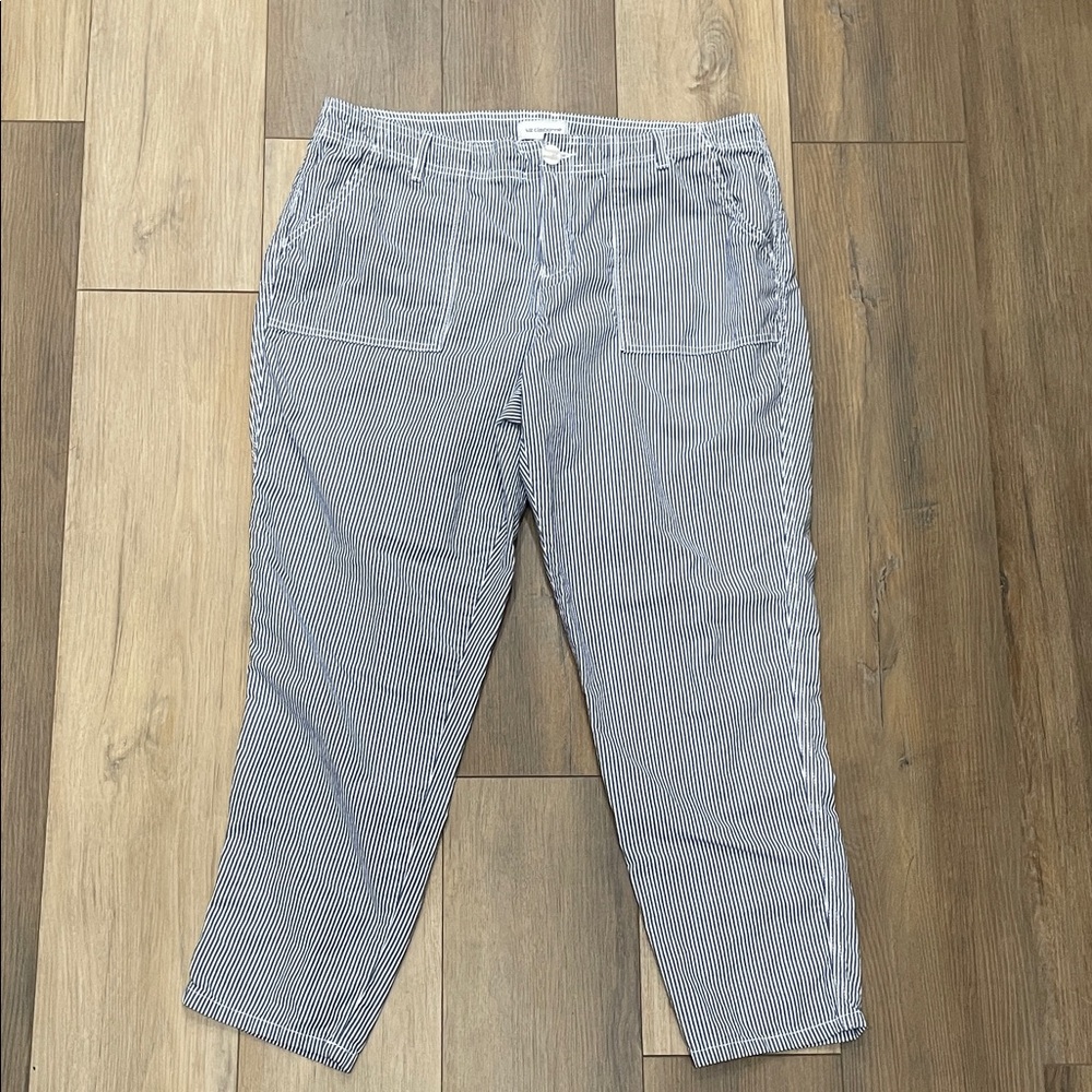 Liz Claiborne Navy and White Pinstripe Straight Leg Pants